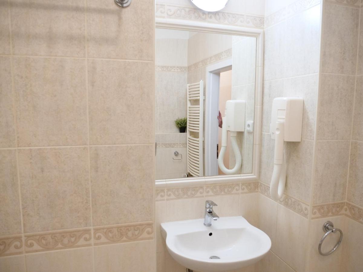 Apartment In City Centre Praha Bagian luar foto