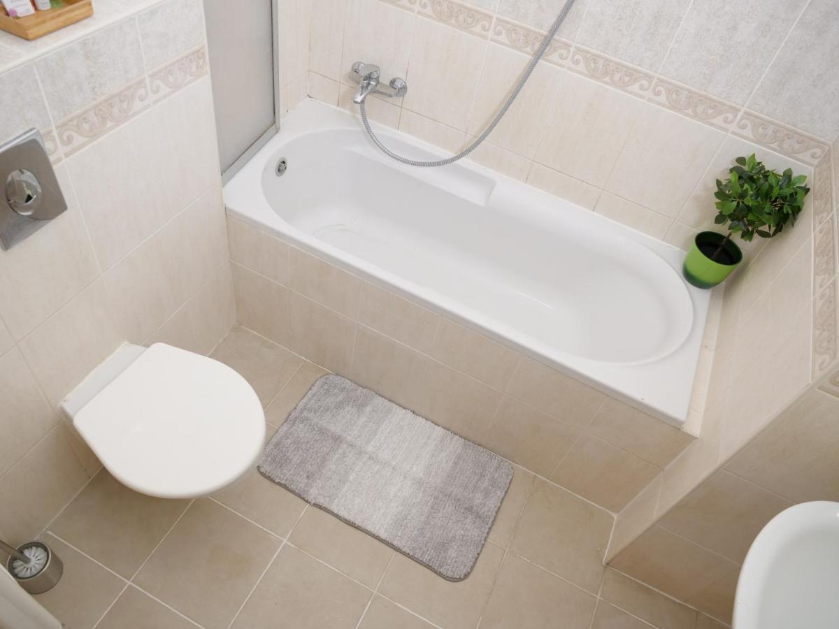 Apartment In City Centre Praha Bagian luar foto